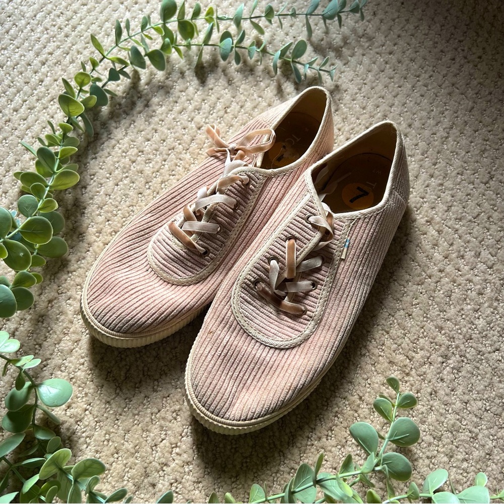 Tom’s Blush Pink Velvet Sneakers